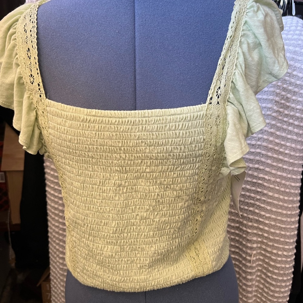 Kohl's Light Green Lace Trim Tank Top